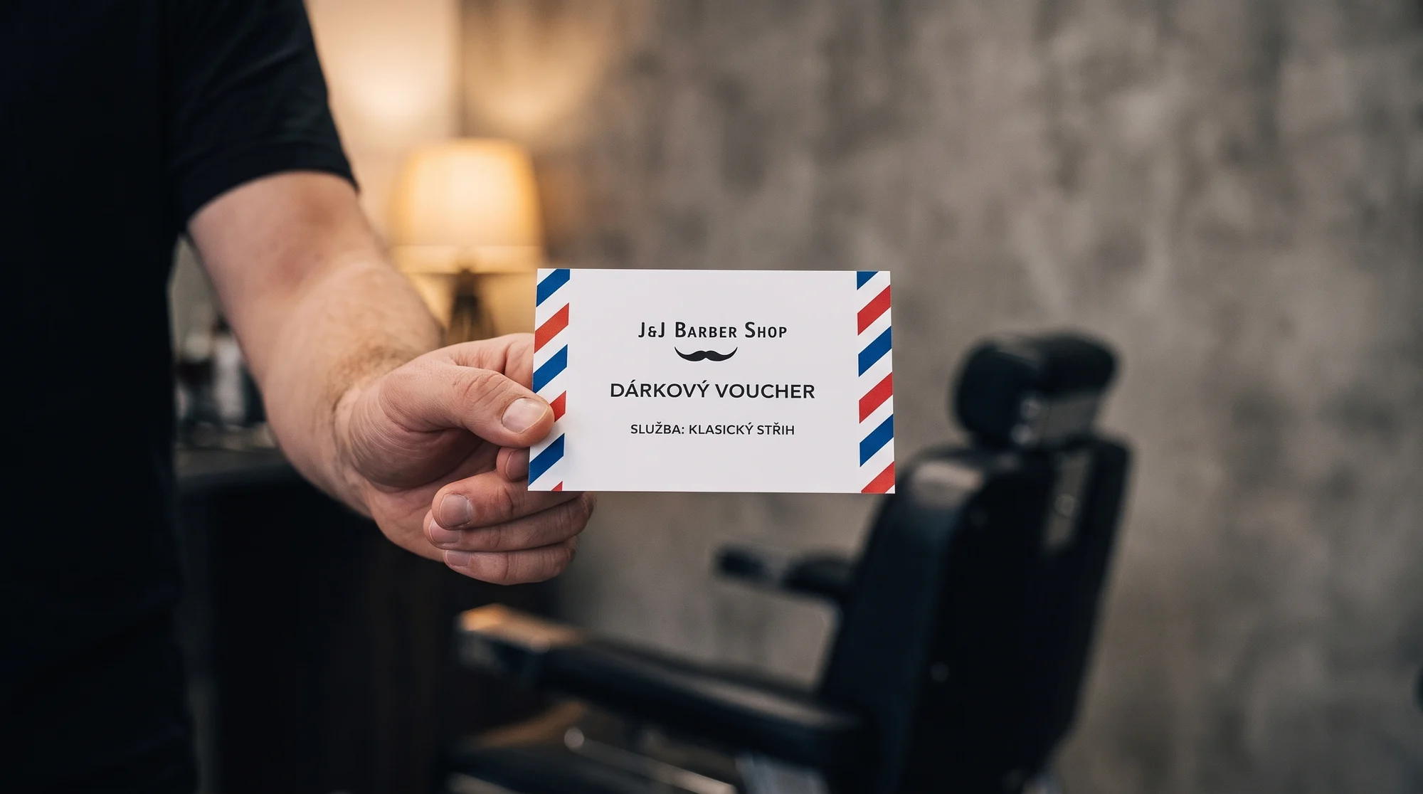 Předání dárkového voucheru J&J Barber Shop